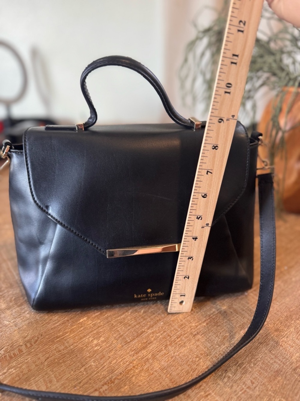 Kate Spade Black Leather Envelope Crossbody Bag with‎ Gold Bar - Picture 11 of 16